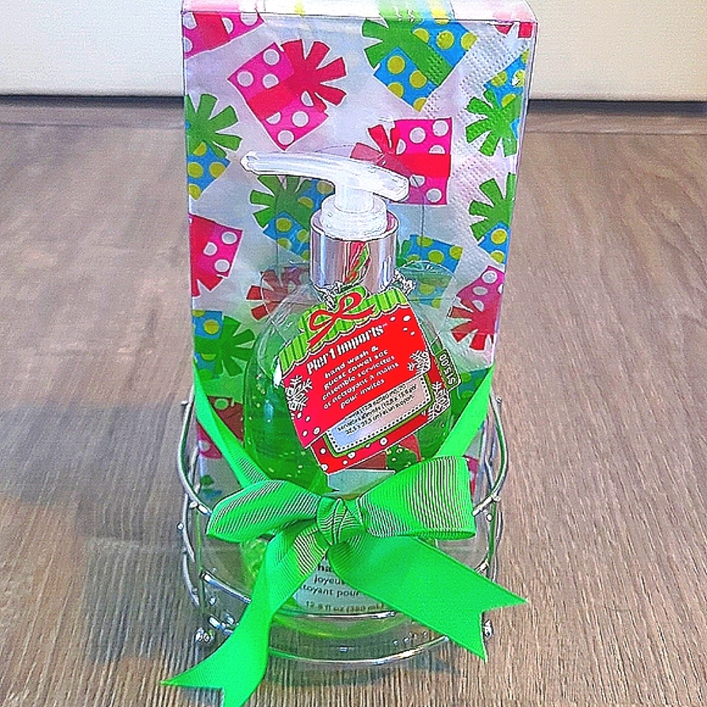 Pier 1 Imports Jolly Holiday Hand Wash Set
